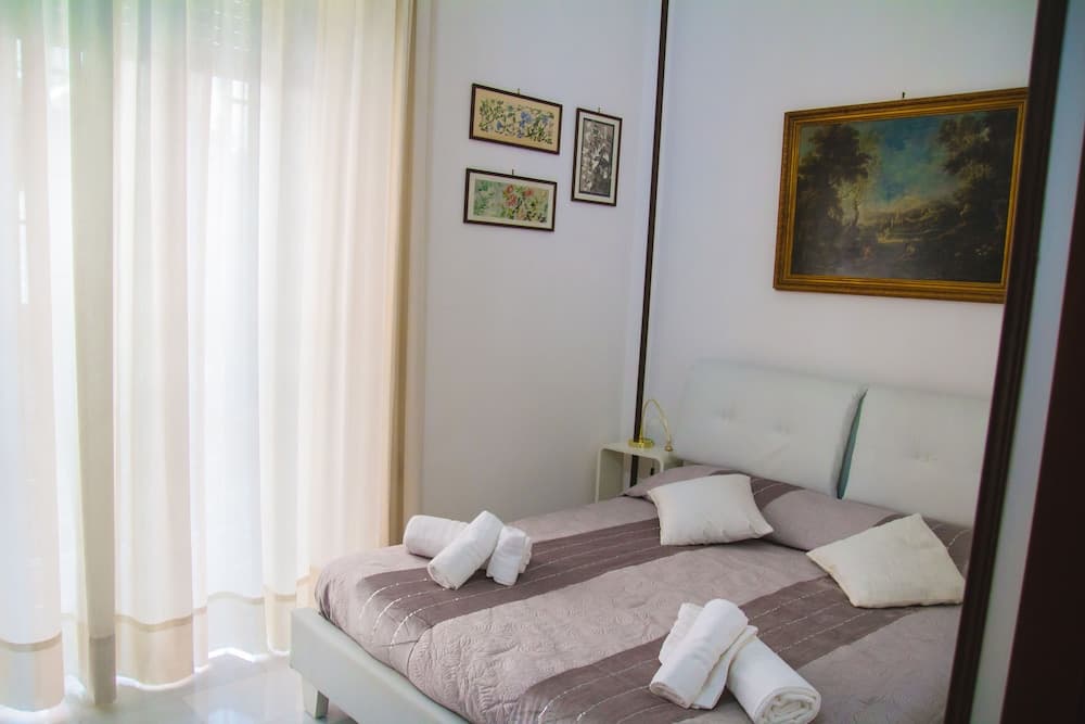 Happy Rooms in Easy House