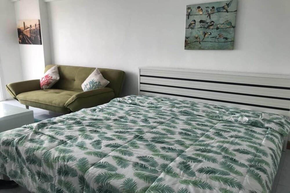 Grand View Condo by Zhang Shunzi