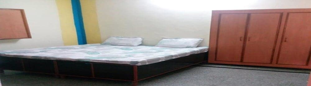 Room Maangta 281 Ashok Vihar