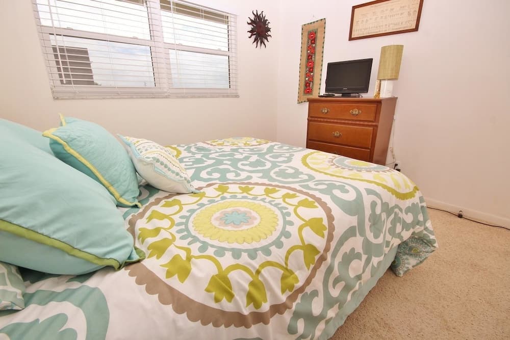 Sea Coast Gardens III 313 Apartment 2