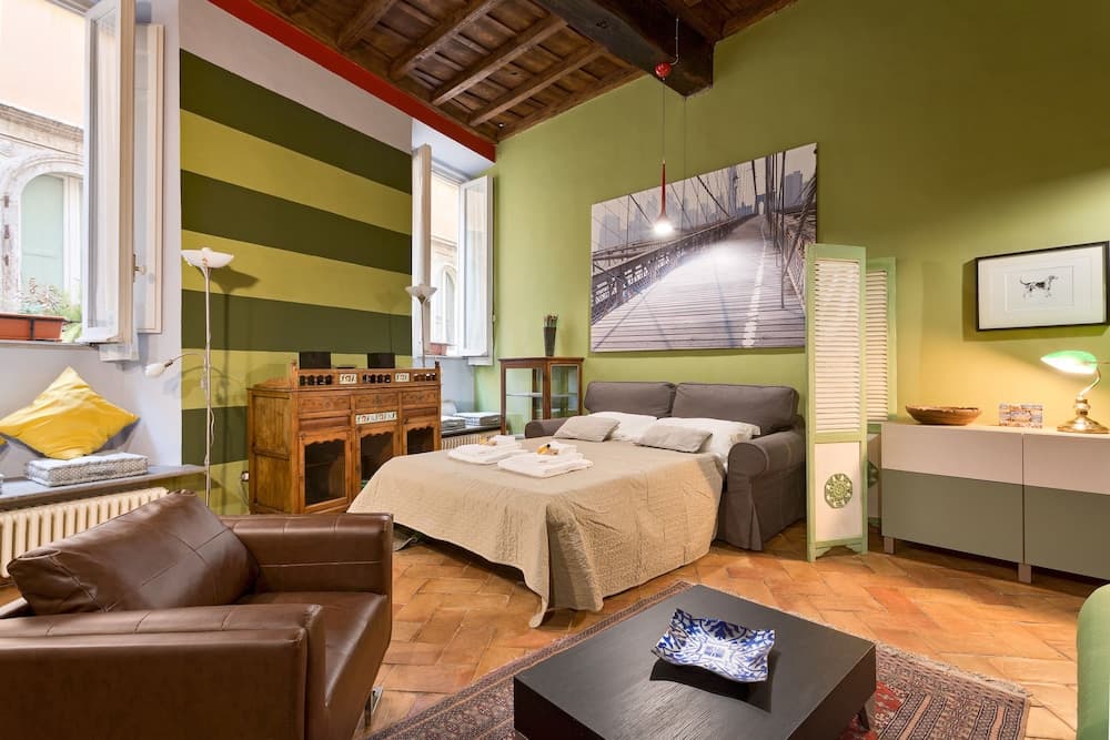 Rome as you feel - Vicolo delle Grotte