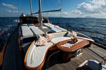 Plaghia Charter Boat & Breakfast