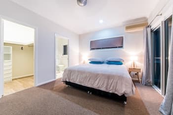 Sunset Escape - Cannonvale