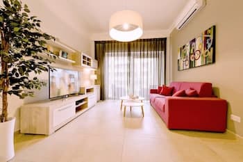 Luxury Apartment With Pool