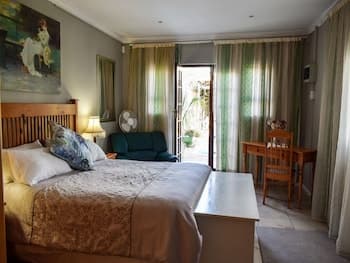 Auberge Alouette Guesthouse
