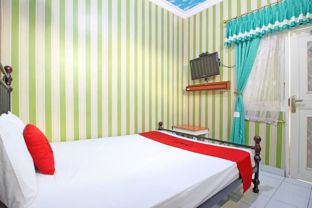 RedDoorz near Mall Ambarukmo Yogyakarta