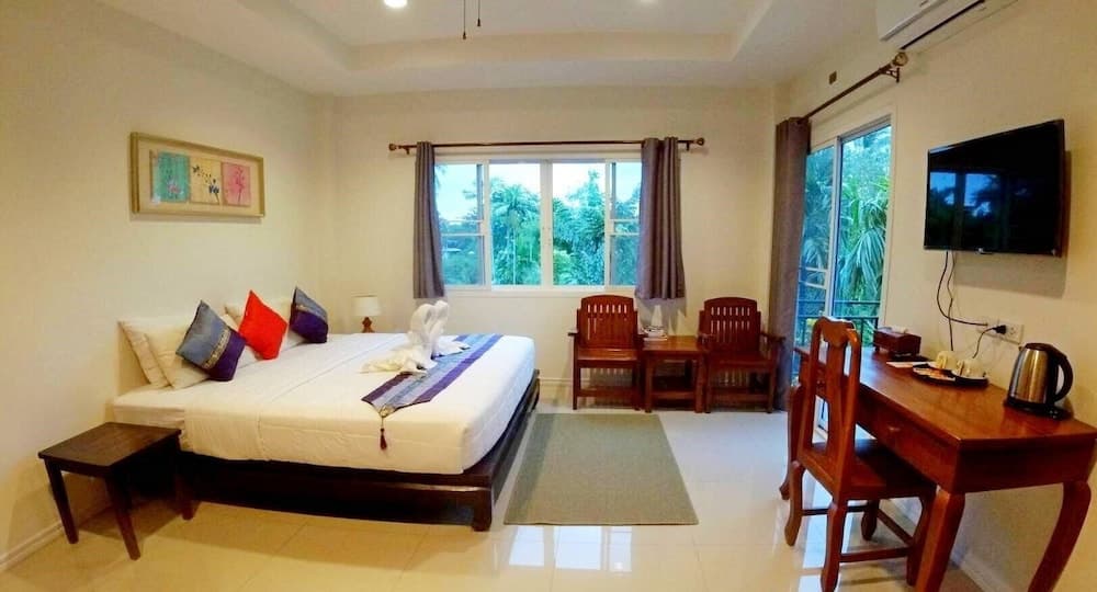 Baan Klangsuan Bang Korbua