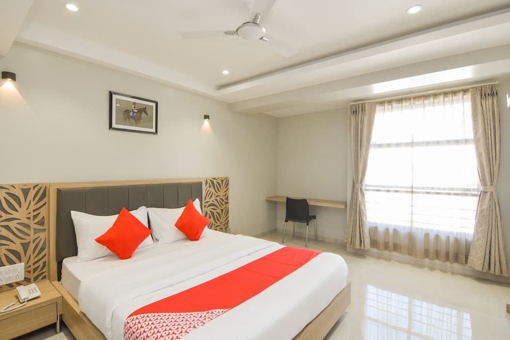 OYO Flagship 19307 Hotel Season Choice