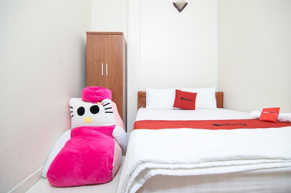 RedDoorz near Tan Son Nhat Airport 3