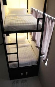 Patong Dormitory Hotel - Backpackers