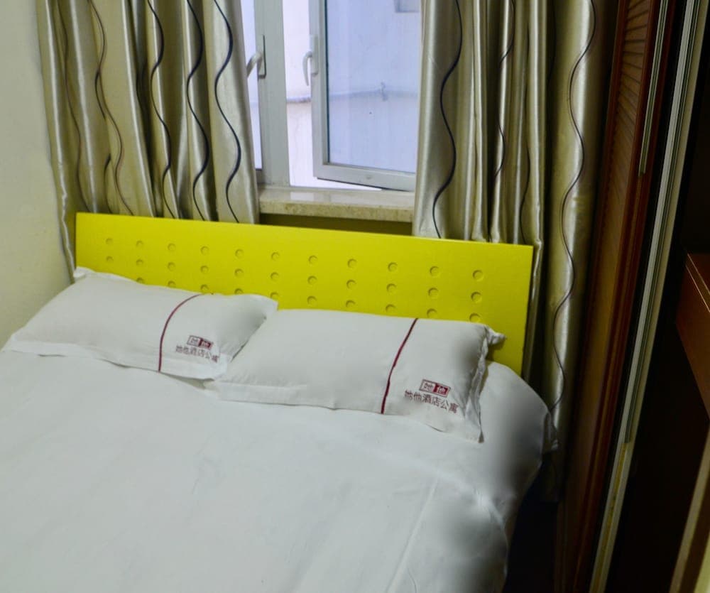 She&He Apartment Window of the World