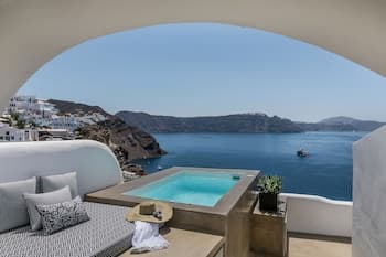 3 Caves Villa by Caldera Houses