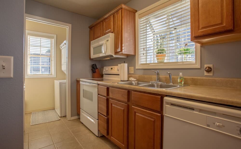 Par View Vista 2 Bedroom Condo by RedAwning