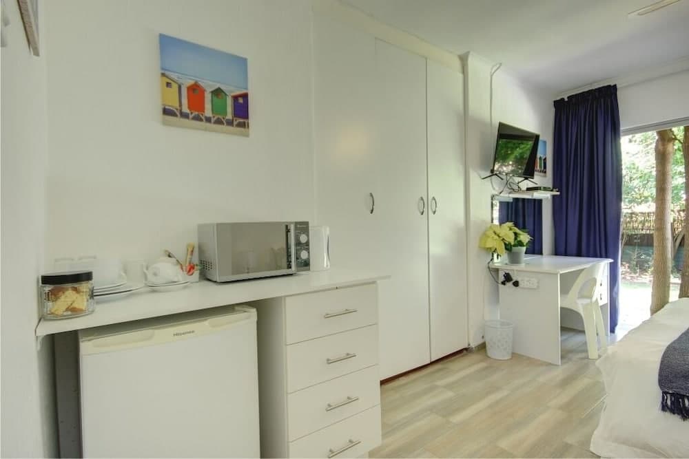 Lenox Lodge Guesthouse