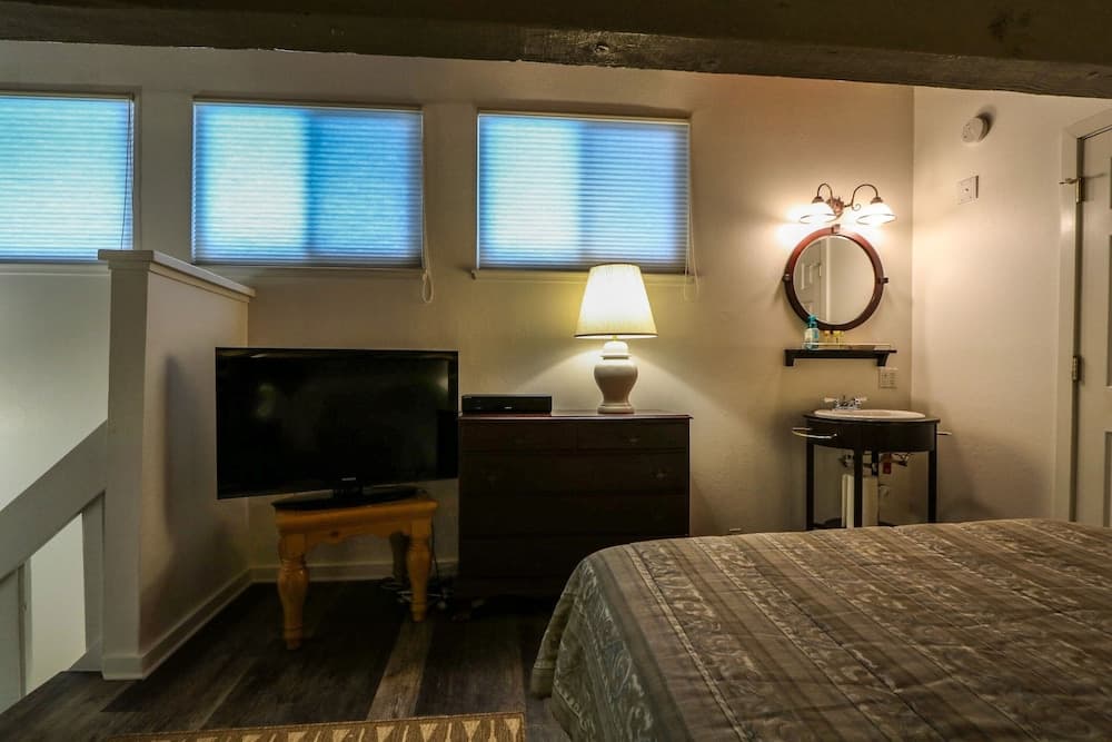 Sunshine Village 104 Beautiful, Convenient, and Close to it all by RedAwning