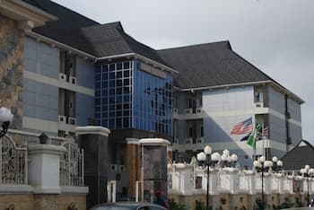 Titanic View Hotel & Suites