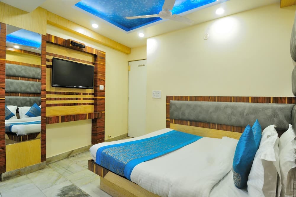 Hotel lahorimal Deluxe Paharganj