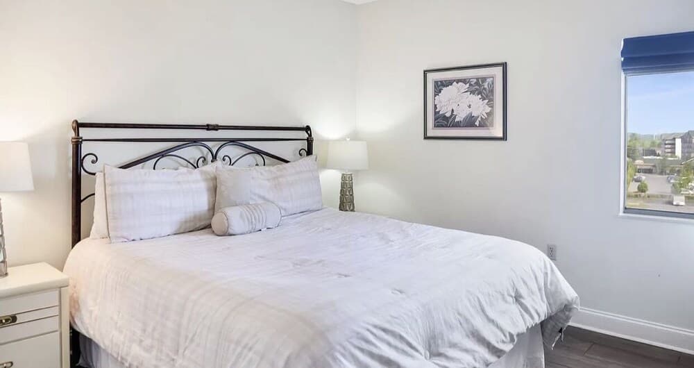 Smoky Mountains 610 3BD Condo with Fireplace and Jacuzzi Tub by RedAwning