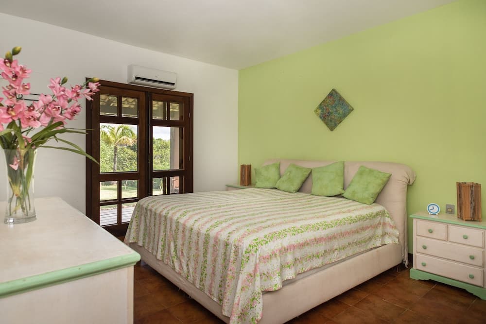 Suites Com Piscina Outeiro - Espelho