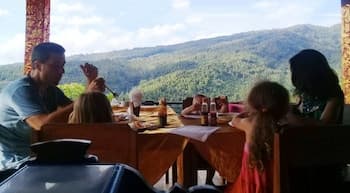 Aris Homestay and Warung Made