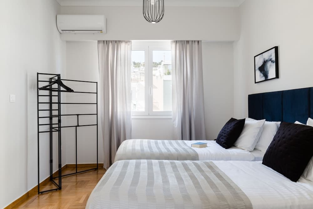 UPSTREET Elegant Luminous 3BD Apt-Kolonaki