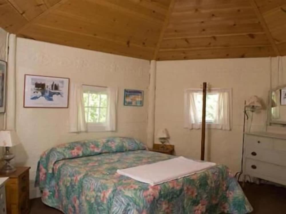 Fountain Point Resort