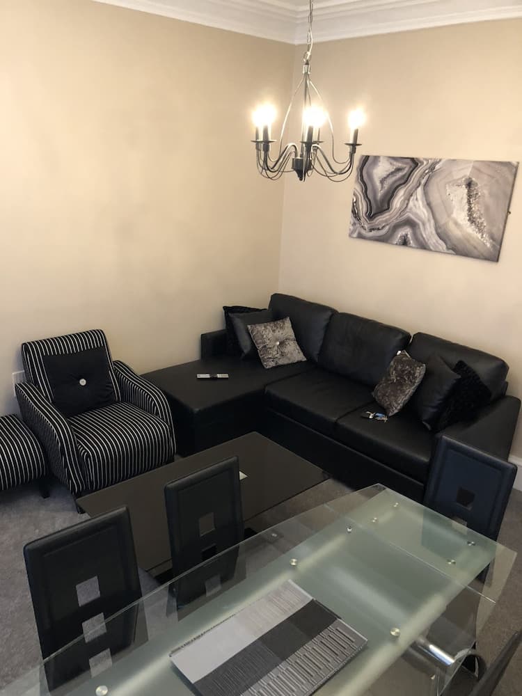 Ground Floor Apartment near GLA Airport