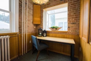 The Traveler's Nook Walk to City Park