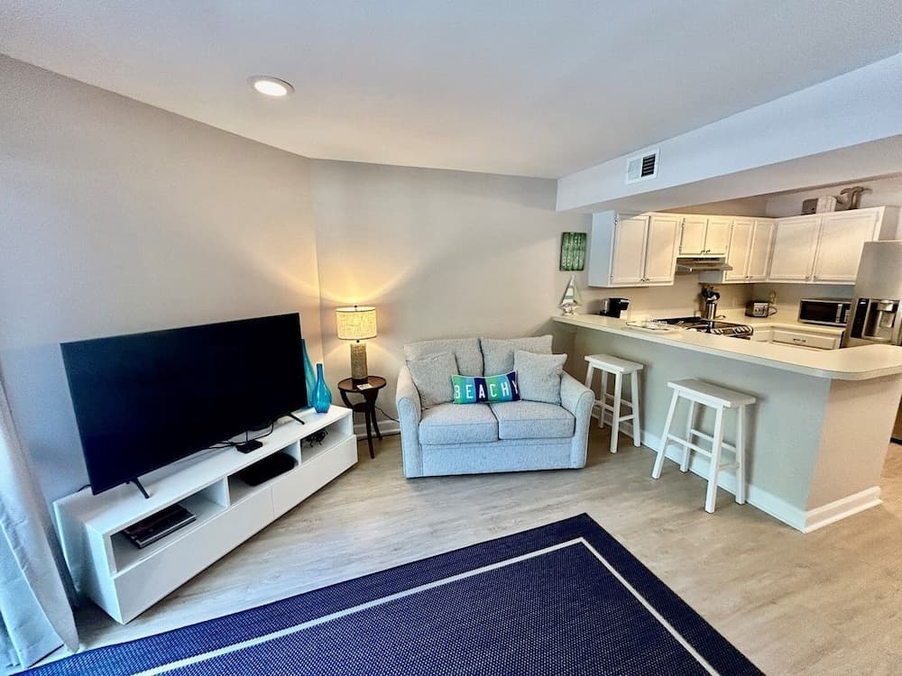 Sealoft 4 2 Bedroom Home by RedAwning