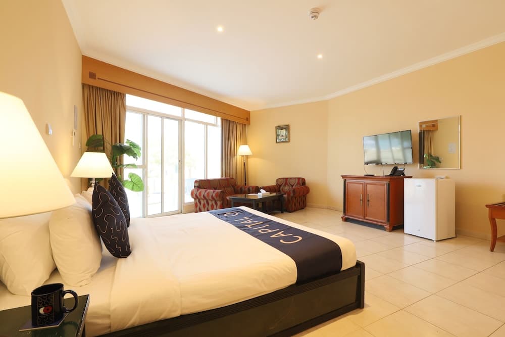 Capital O 224 Holiday Beach Resort