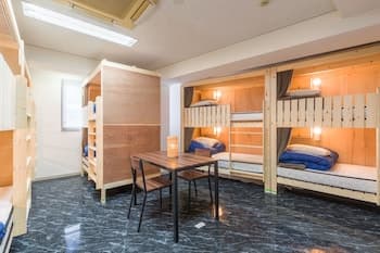 The Aquarius Inn - Hostel