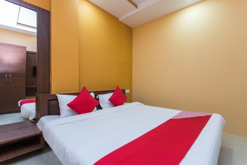 OYO 17161 Hotel Mahalaxmi