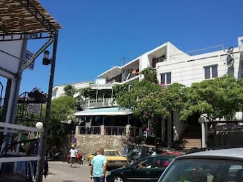 Prag Apartments & Rooms