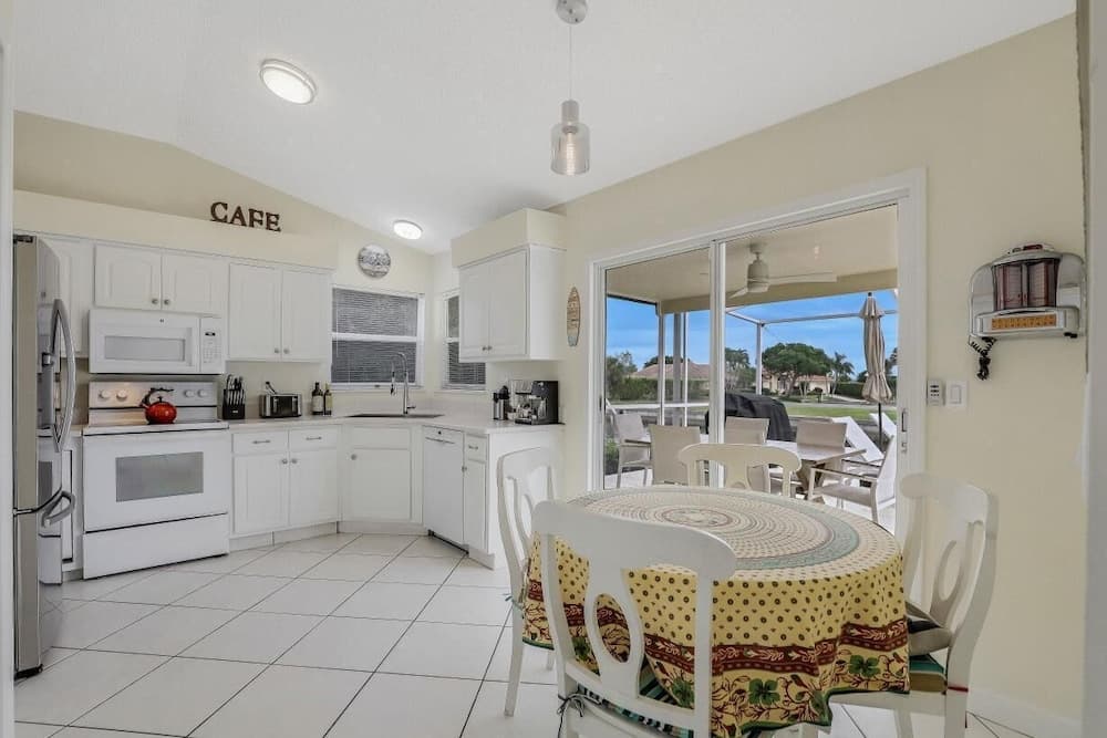 Pet-friendly Home With Southern Exposure and Pool