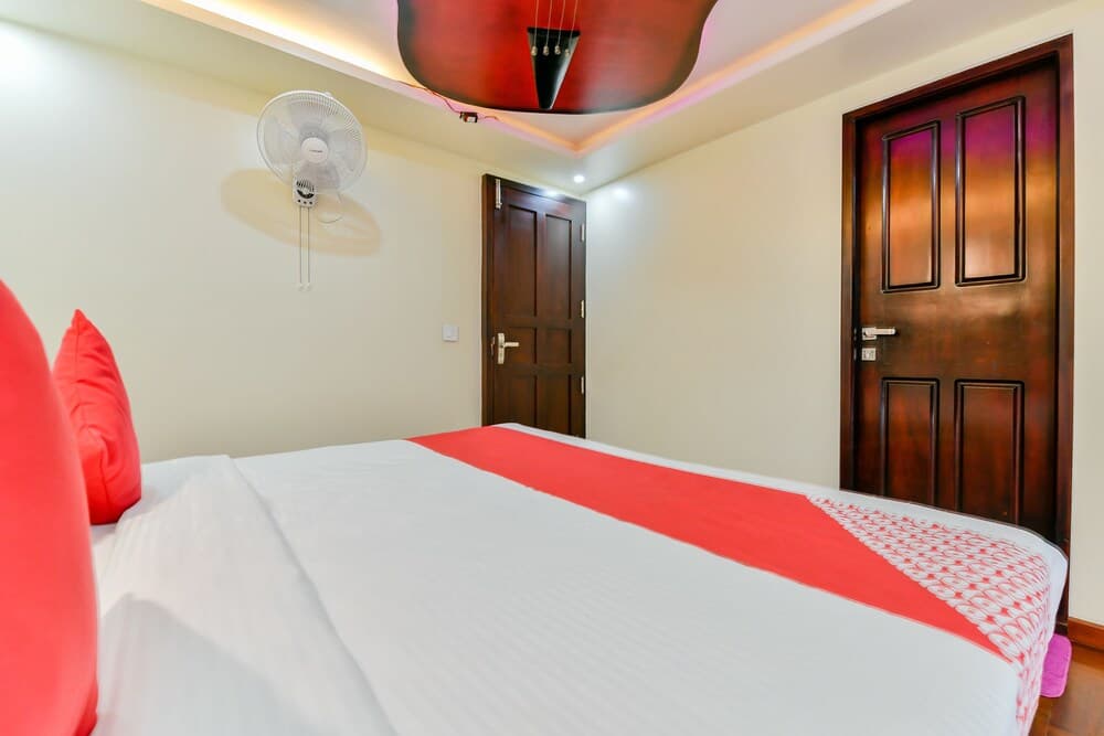 OYO 23063 Luxury Meghavarsham 5BHK