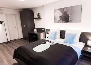 Mood contemporary living