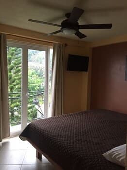 Hotel y Estancia 24-7