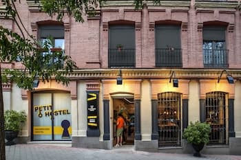 Petit Hostel La Latina - Adults Only