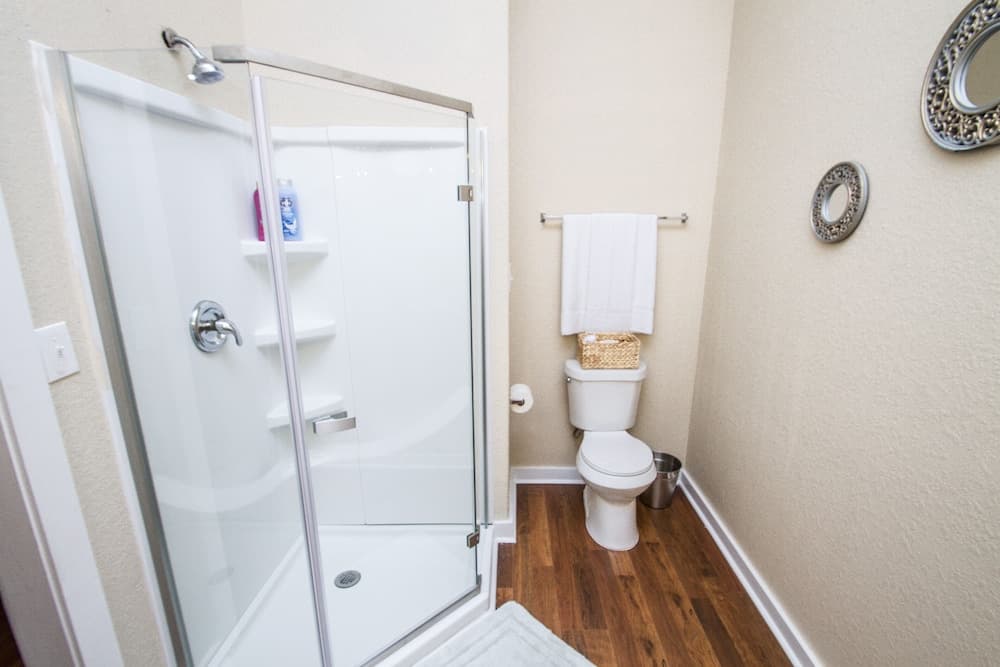 3br/2ba Remodeled Apartment Near Downtown