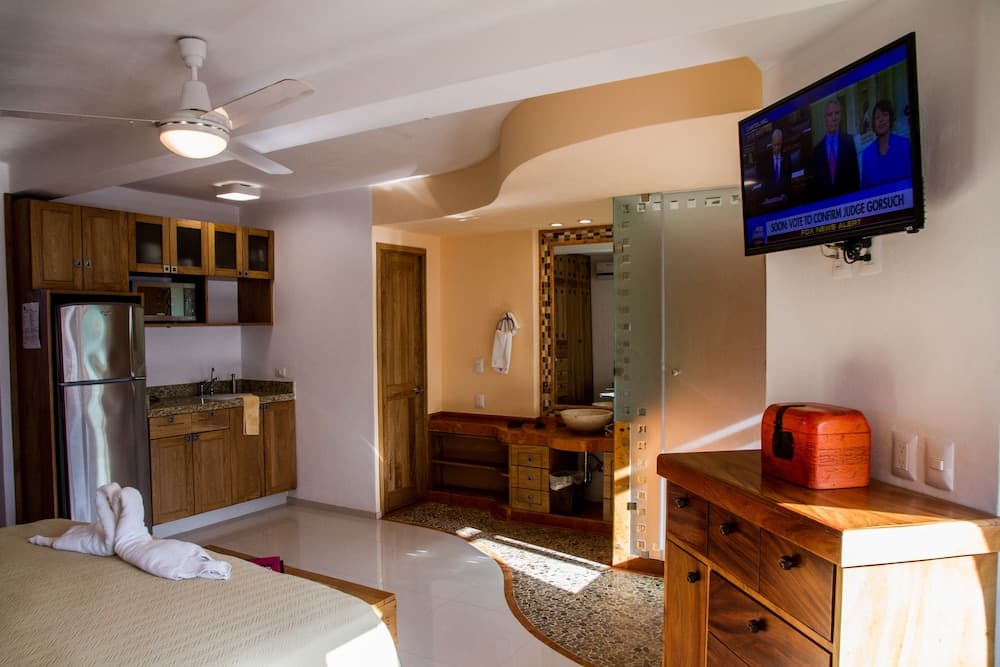 Hotel Andales on the Bay Suites