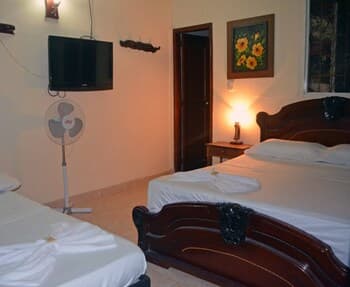 Mayleen Colonial Hotel