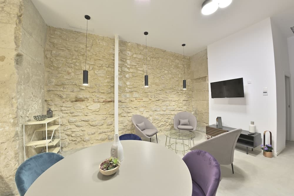 MyFlats Luxury Downtown