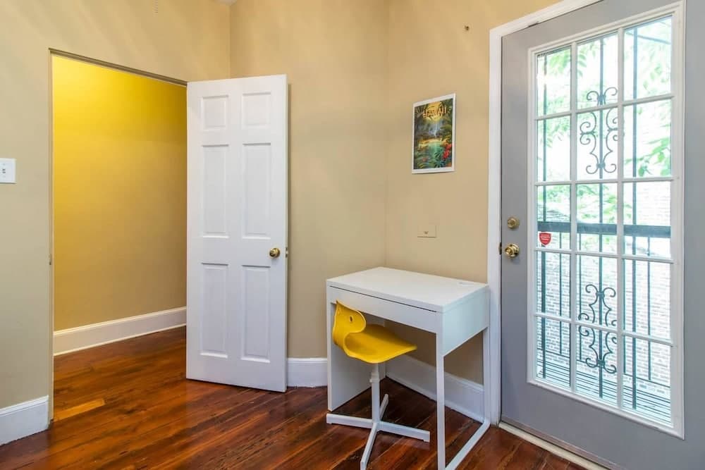 Historic Gem - City Center/patio/soak Tub