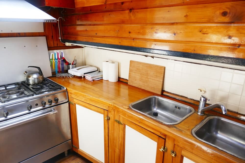 Boat apartment Rotterdam Fokkelina