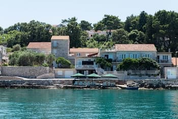 Apartments Nikolina Lumbarda