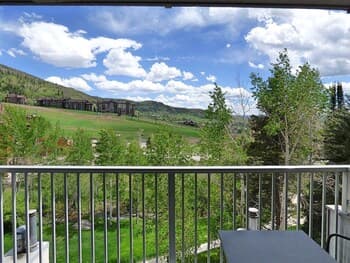 Lift Tickets Heart Of The Base with Private Deck & Fireplace