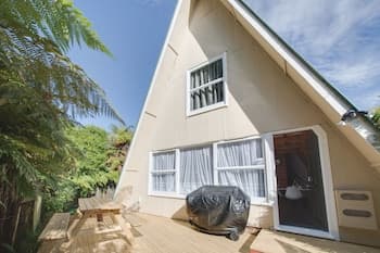 Awesome 3 bed Rotorua Lake House