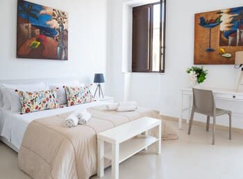 La Riviera apartment by Dimore in Sicily
