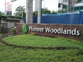 Condoluxe Pioneer Woodlands w Parking
