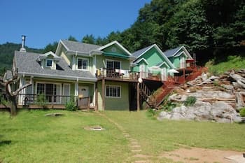 Starlight Hill Pension